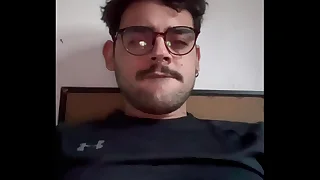 MOSTRANDO O RABÃO E LEITANDO / cum and ass